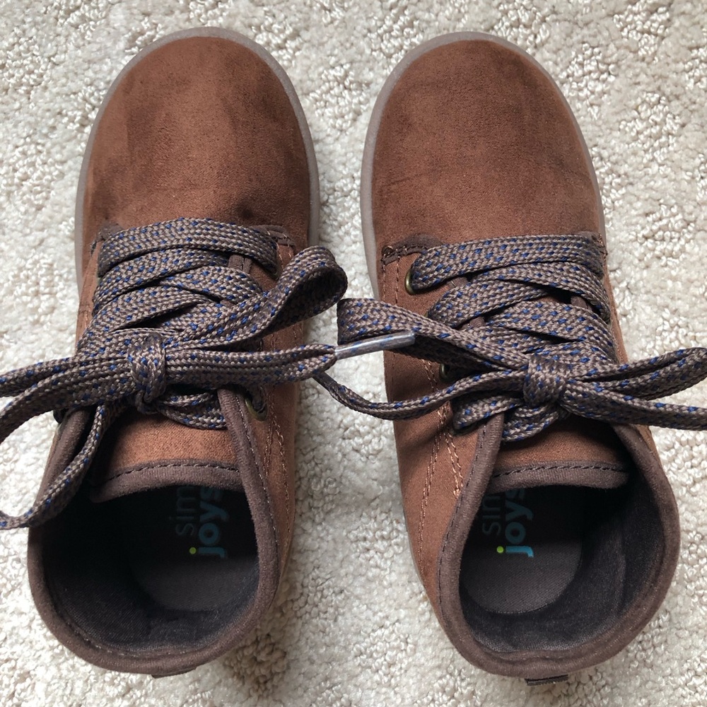 Toddler size 10 carters brown boots